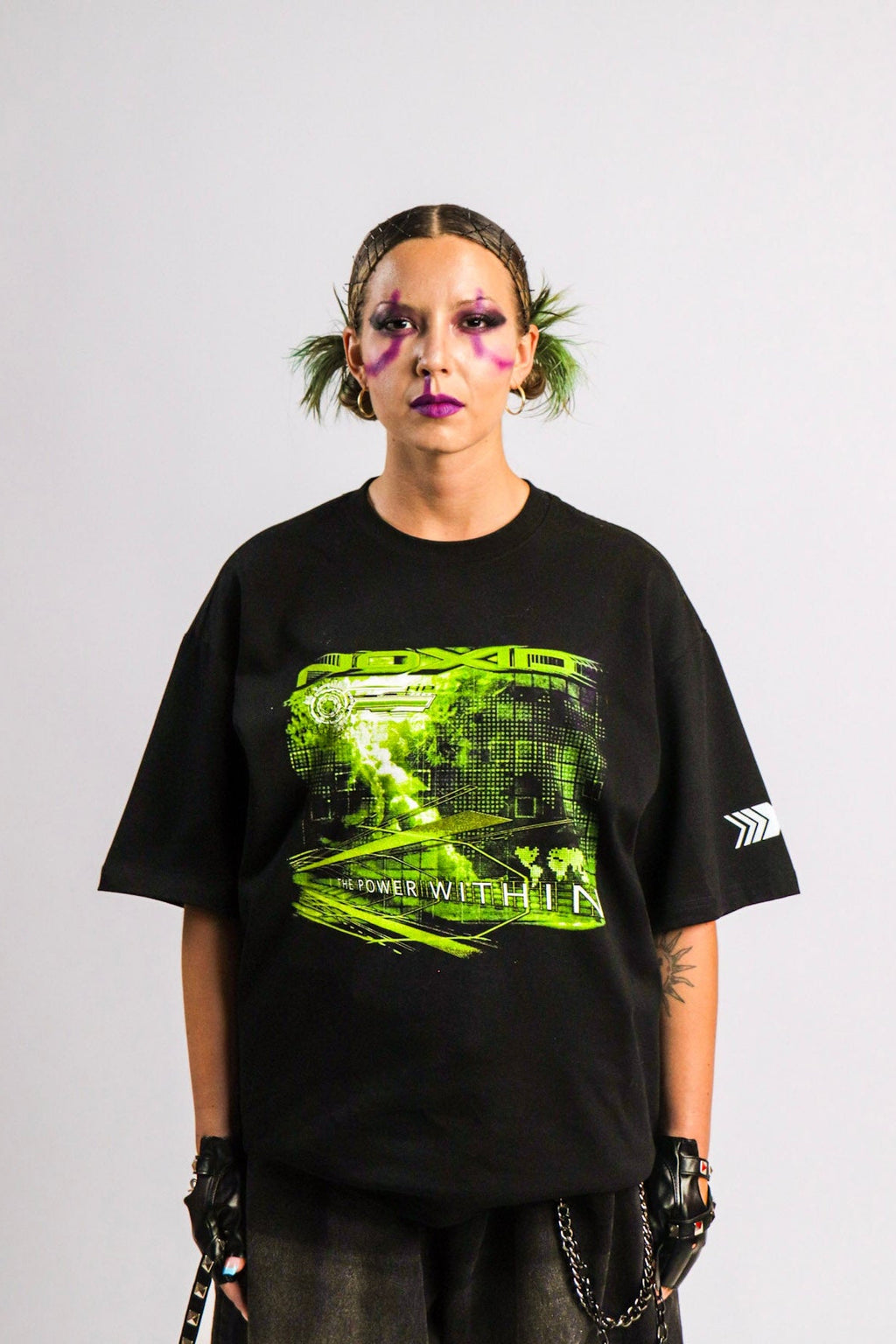 The Power Within Tシャツ（ブラック）